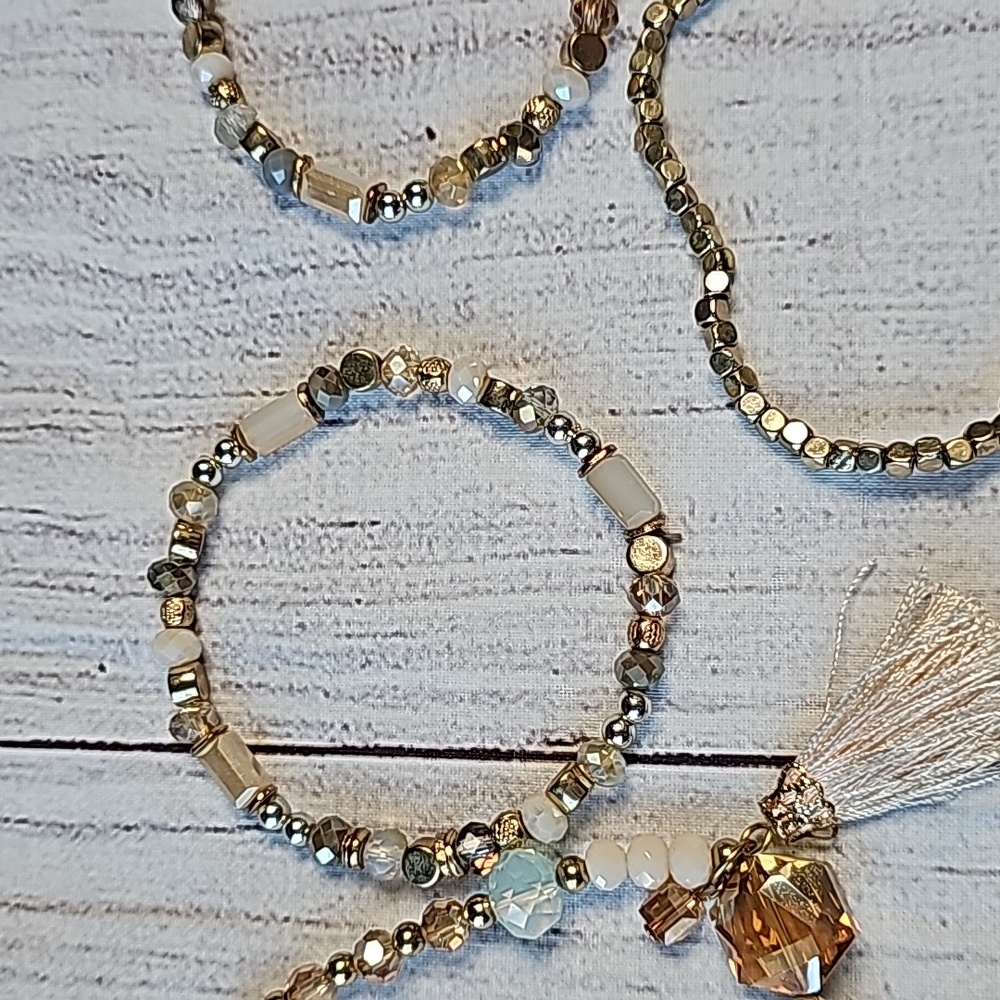 NY&Co Inspire gold beaded bracelet set - Picture 4 of 5